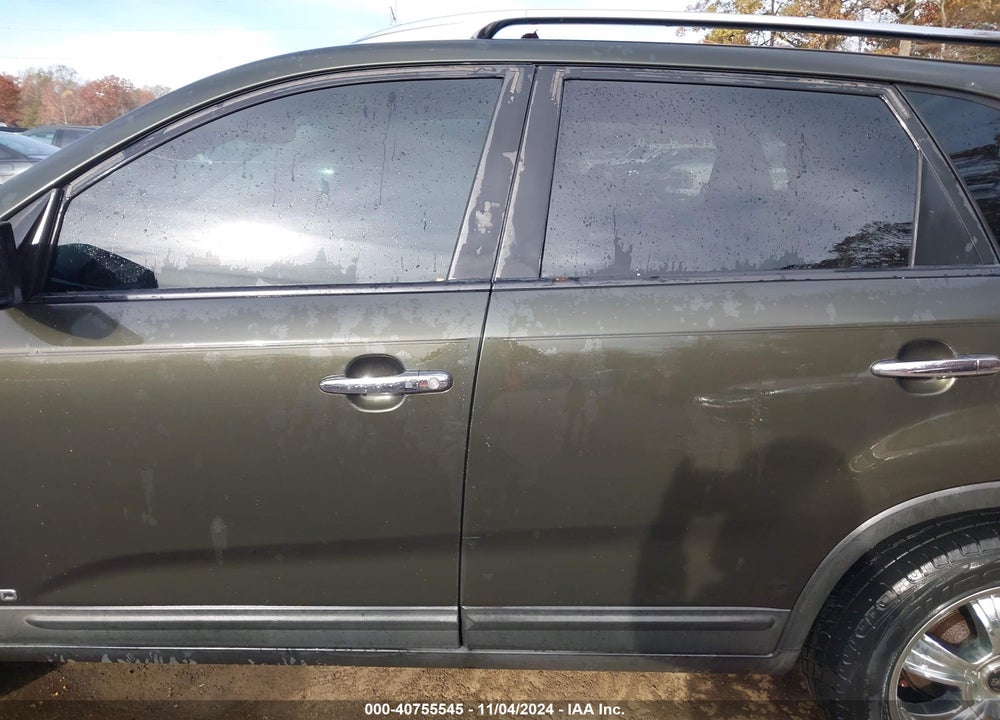 2011 KIA SORENTO EX V6 VIN: 5XYKUDA25BG114867