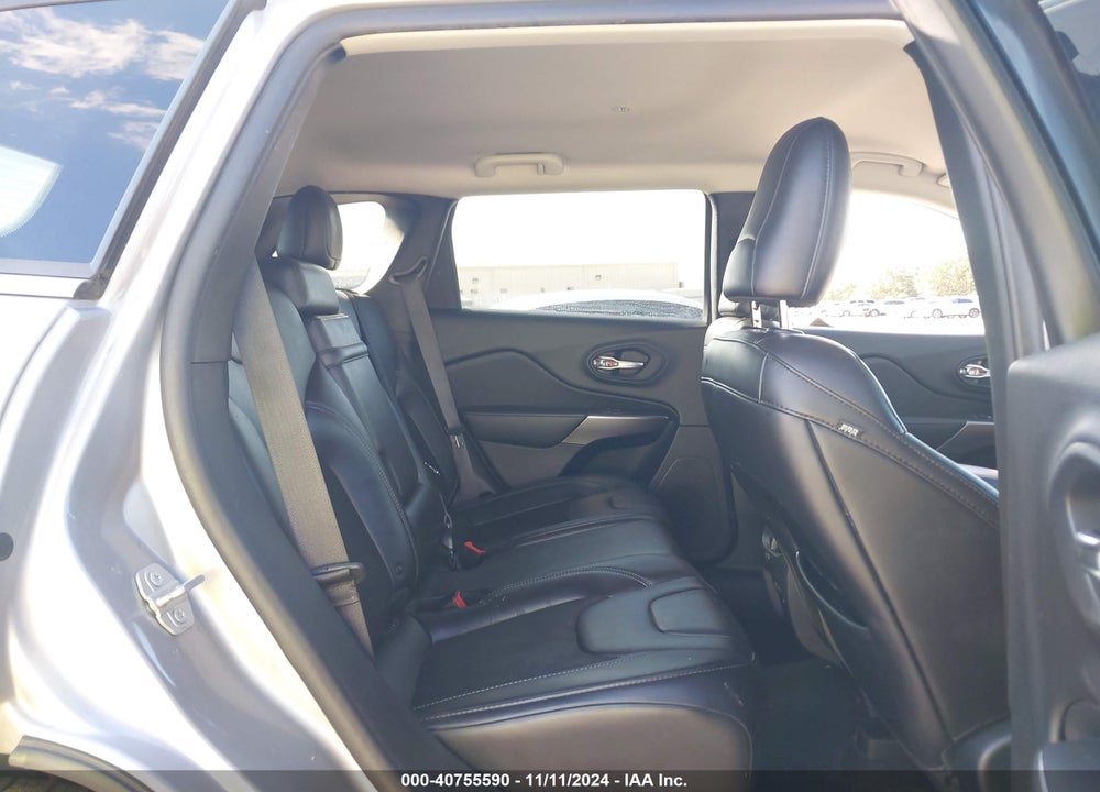 2019 JEEP CHEROKEE LATITUDE PLUS FWD VIN: 1C4PJLLBXKD266910