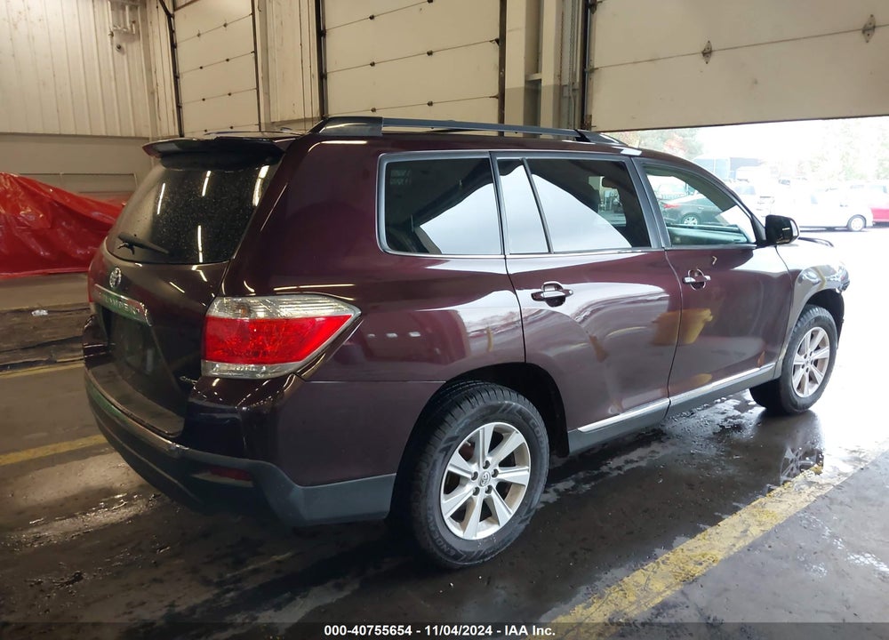 2011 TOYOTA HIGHLANDER SE V6 VIN: 5TDBK3EH2BS053320