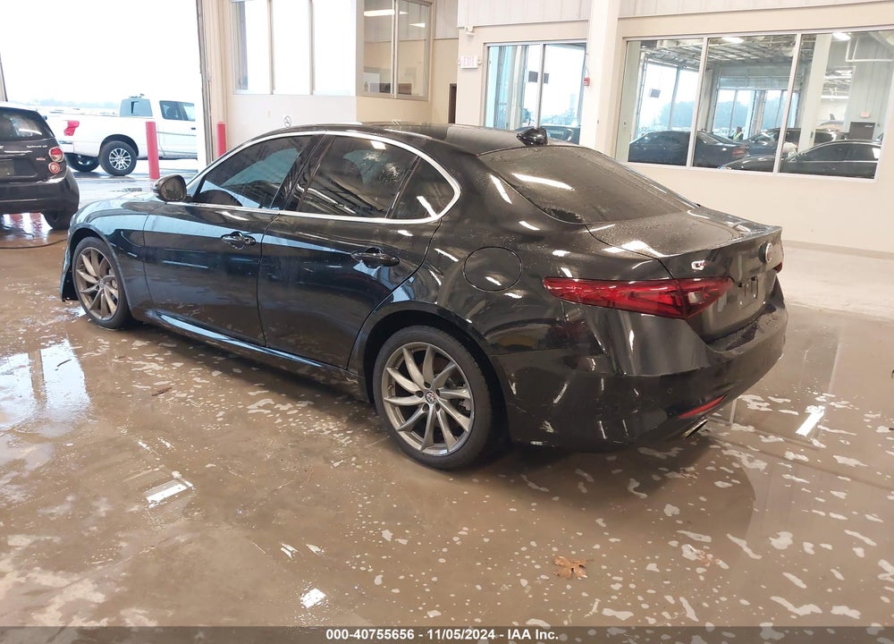 2017 ALFA ROMEO GIULIA AWD VIN: ZARFAEDN2H7528609