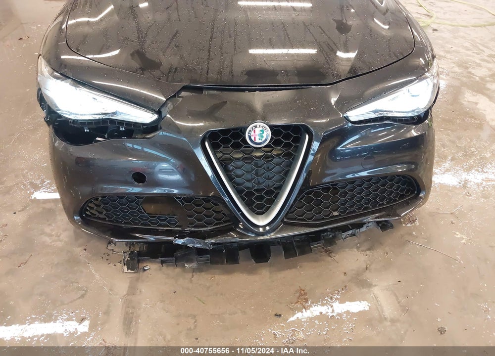 2017 ALFA ROMEO GIULIA AWD VIN: ZARFAEDN2H7528609