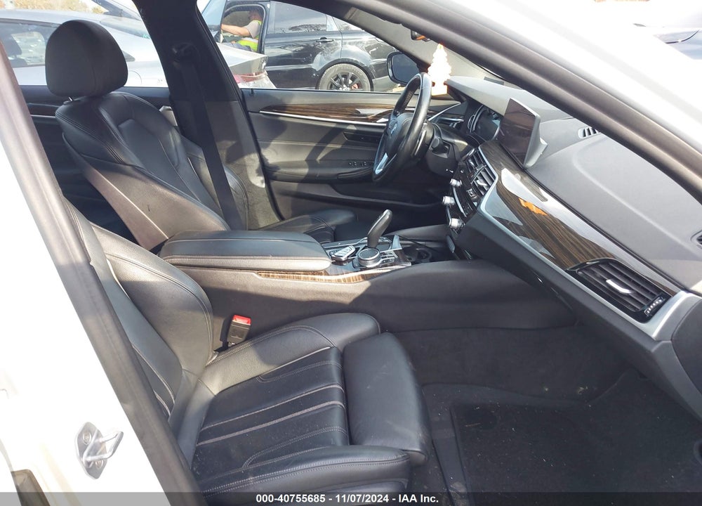 2019 BMW 530I XDRIVE VIN: WBAJA7C52KWW17432