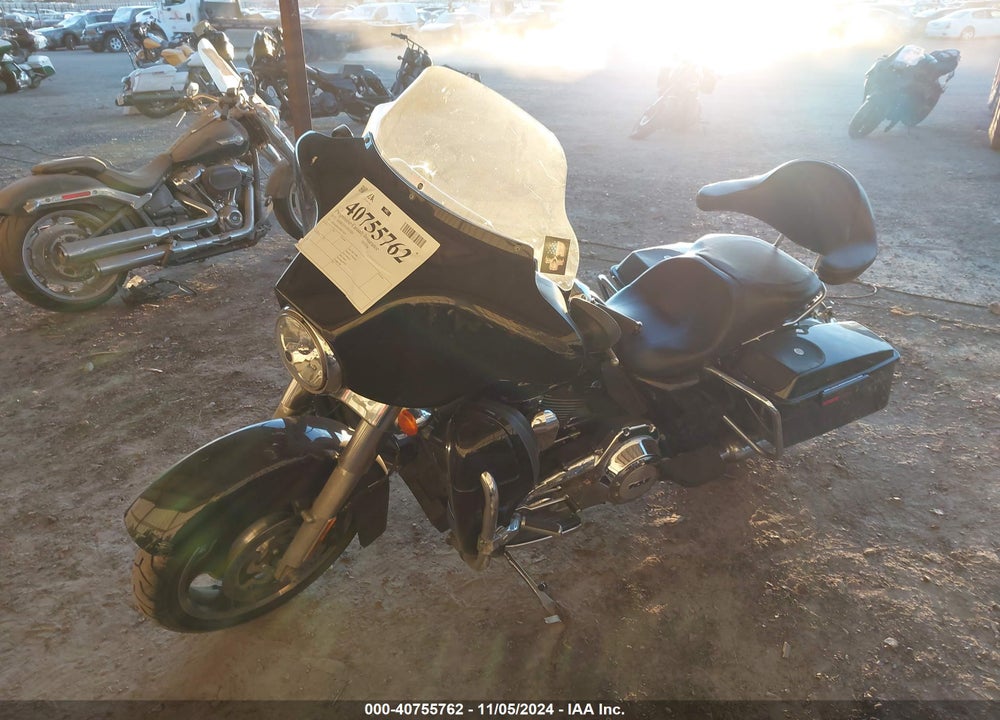 2013 HARLEY-DAVIDSON FLHX STREET GLIDE VIN: 1HD1KBM10DB611829