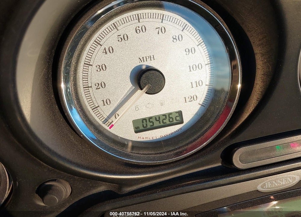 2013 HARLEY-DAVIDSON FLHX STREET GLIDE VIN: 1HD1KBM10DB611829