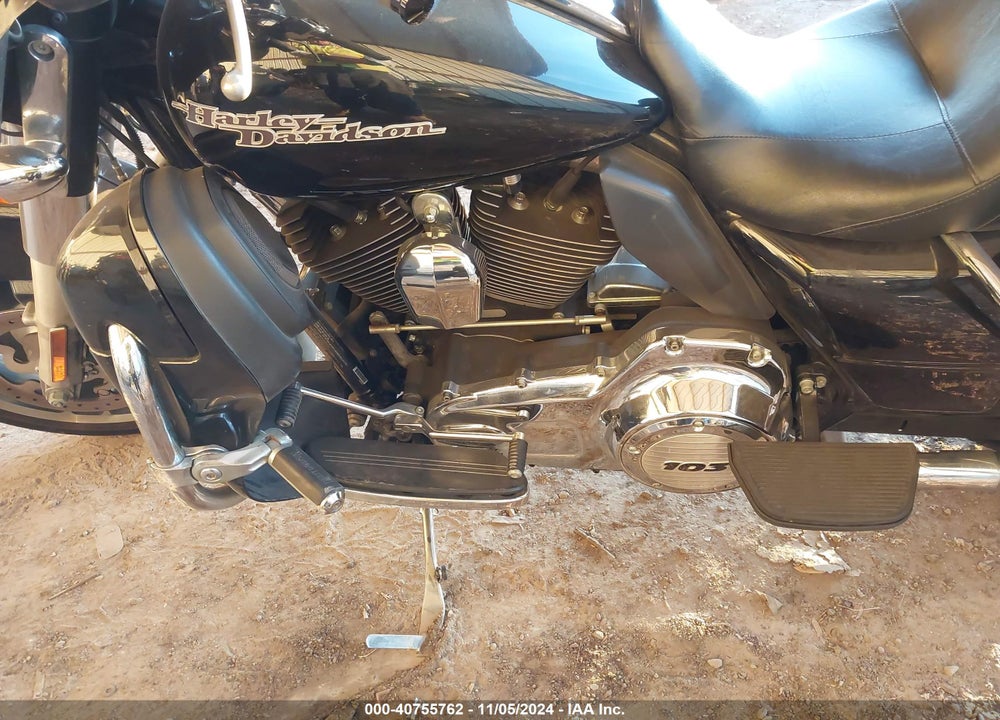 2013 HARLEY-DAVIDSON FLHX STREET GLIDE VIN: 1HD1KBM10DB611829