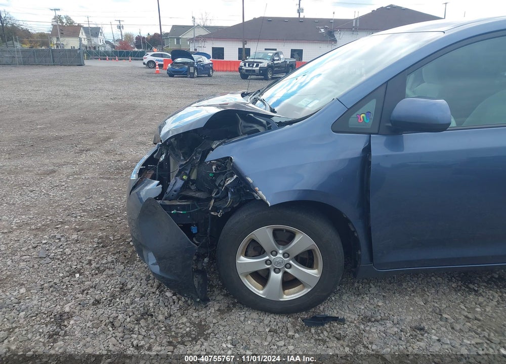 2013 TOYOTA SIENNA LE V6 8 PASSENGER VIN: 5TDKK3DC0DS332578