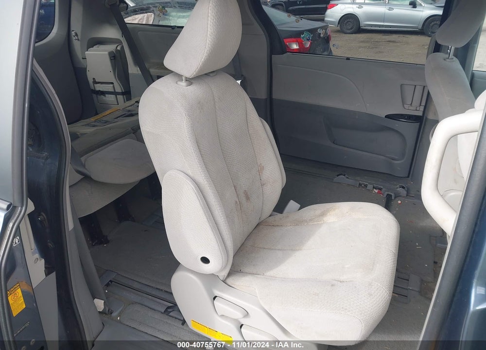 2013 TOYOTA SIENNA LE V6 8 PASSENGER VIN: 5TDKK3DC0DS332578