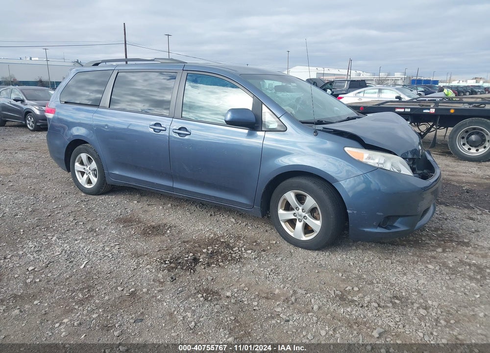 2013 TOYOTA SIENNA LE V6 8 PASSENGER VIN: 5TDKK3DC0DS332578