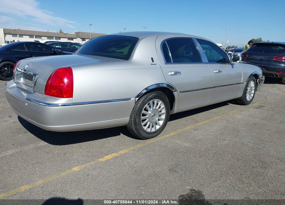 2004 LINCOLN TOWN CAR ULTIMATE VIN: 1LNHM83W04Y643778