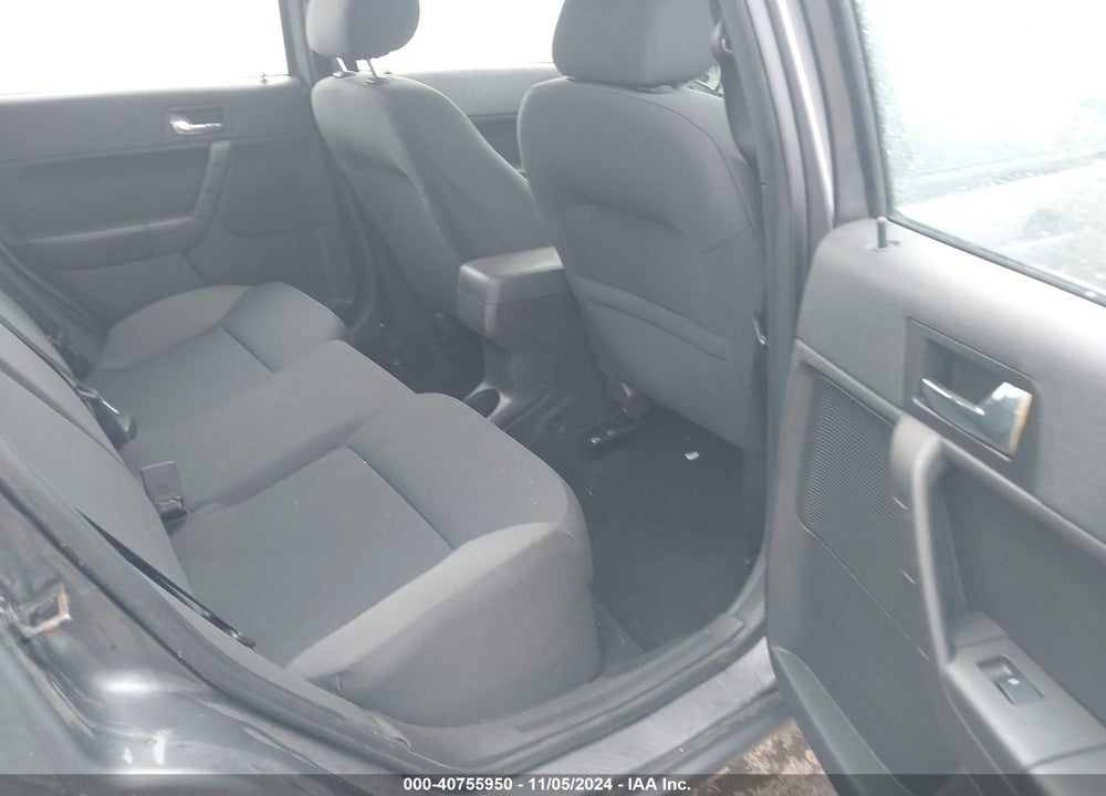 2010 FORD FOCUS SES VIN: 1FAHP3GNXAW230604