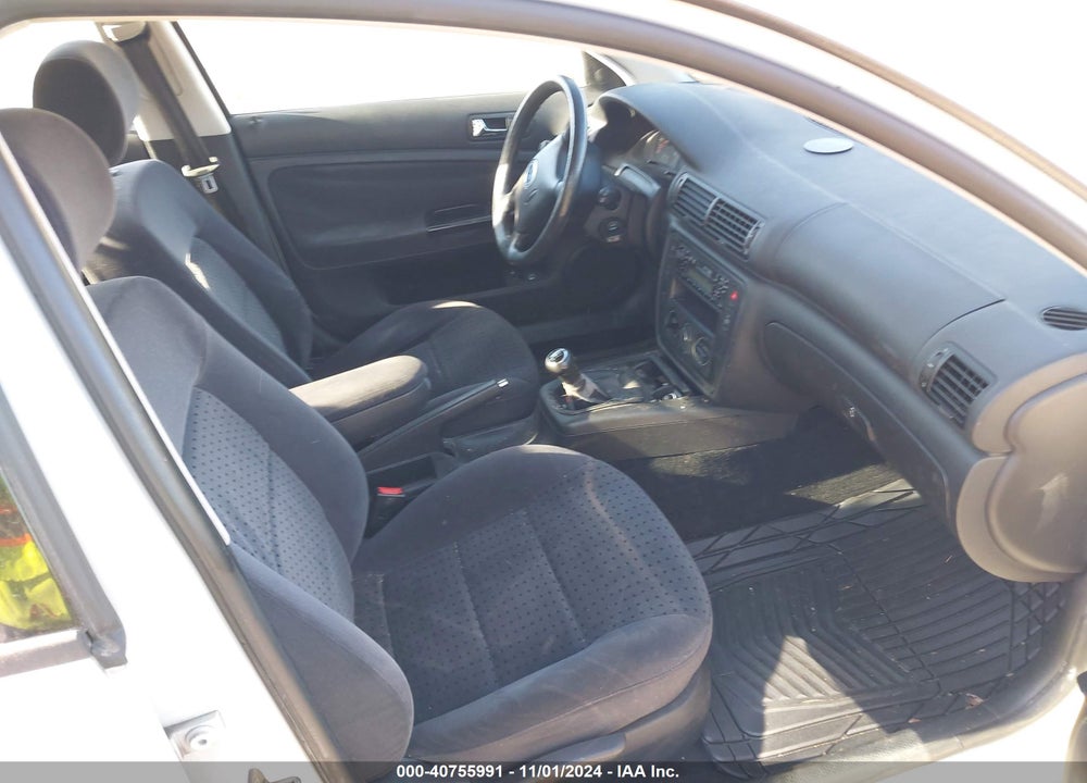 2000 VOLKSWAGEN PASSAT GLS VIN: WVWMA23B4YP216363