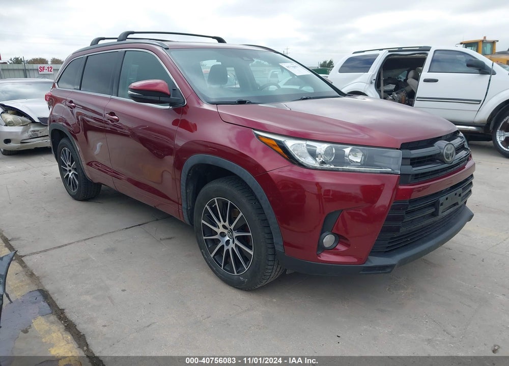 2018 TOYOTA HIGHLANDER SE VIN: 5TDKZRFH7JS536958