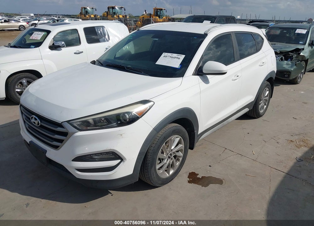 2017 HYUNDAI TUCSON SE VIN: KM8J33A49HU588107