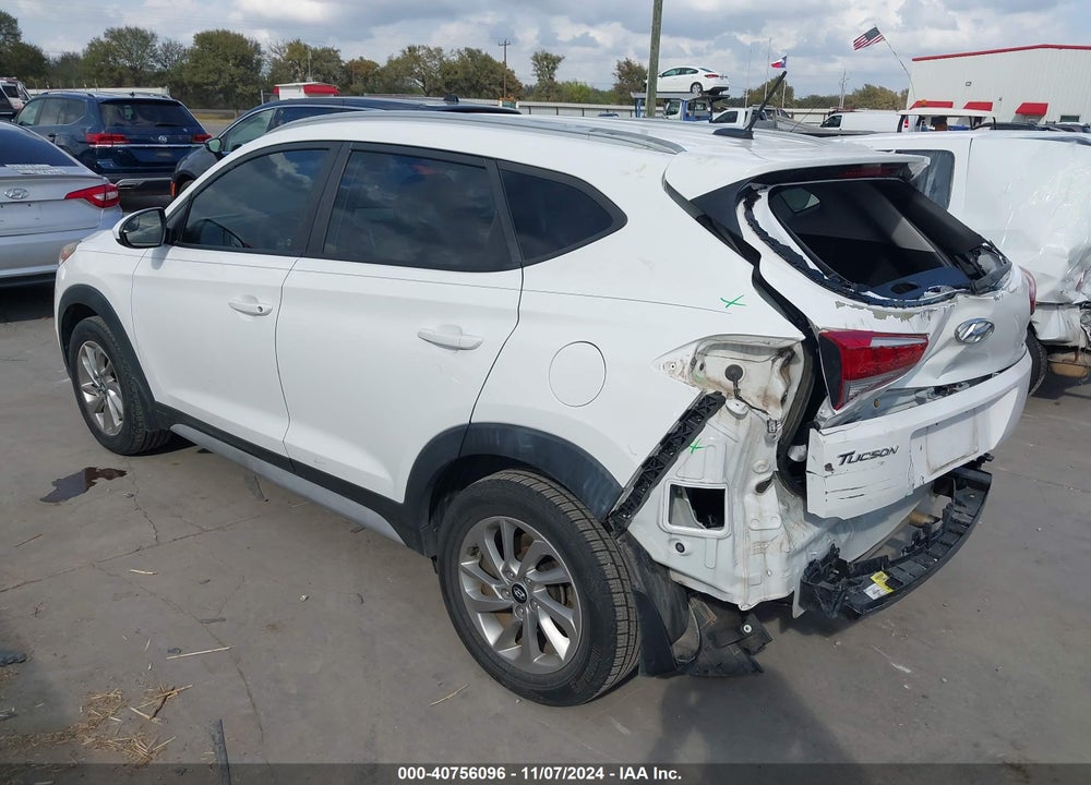 2017 HYUNDAI TUCSON SE VIN: KM8J33A49HU588107
