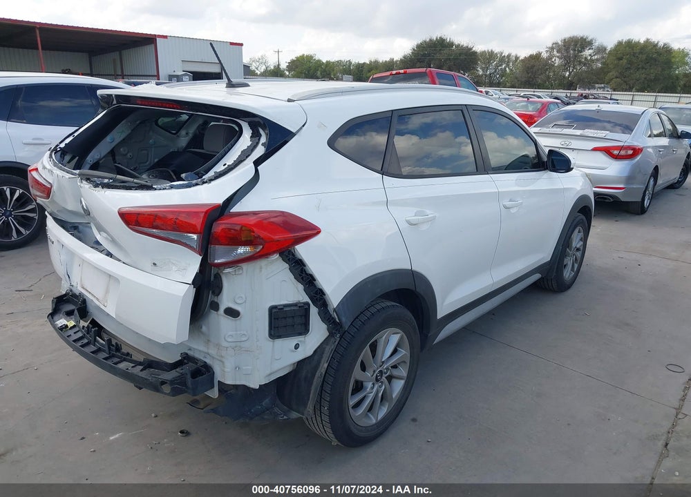 2017 HYUNDAI TUCSON SE VIN: KM8J33A49HU588107