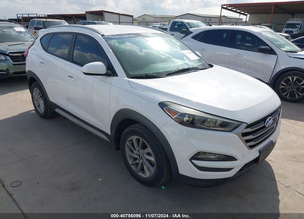 2017 HYUNDAI TUCSON SE VIN: KM8J33A49HU588107
