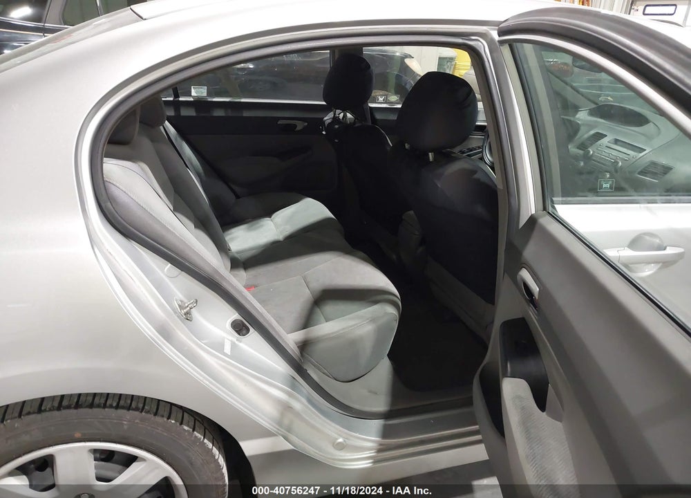 2009 HONDA CIVIC LX VIN: 1HGFA16579L028696