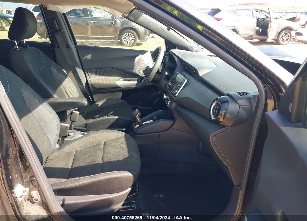 2018 NISSAN KICKS SV VIN: 3N1CP5CU4JL516700