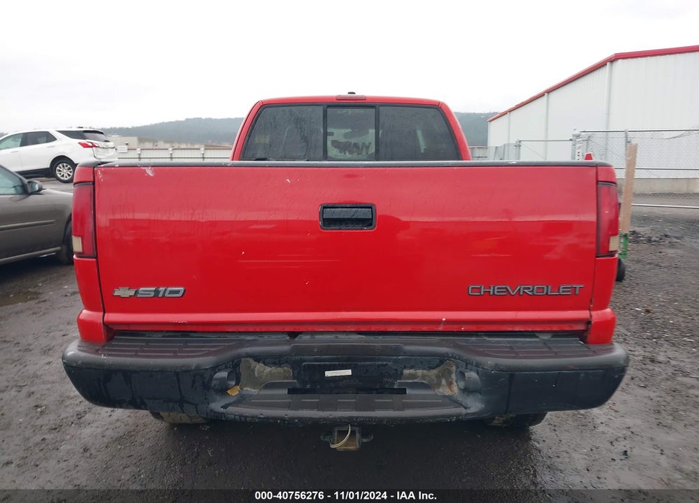2002 CHEVROLET S-10 LS VIN: 1GCCT19W328150917