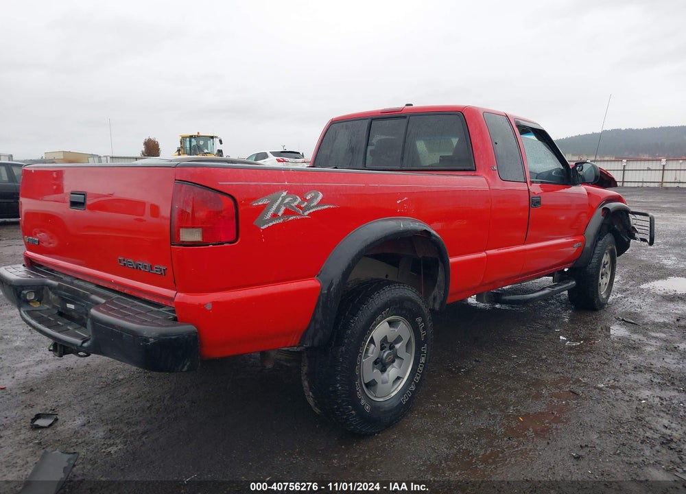 2002 CHEVROLET S-10 LS VIN: 1GCCT19W328150917