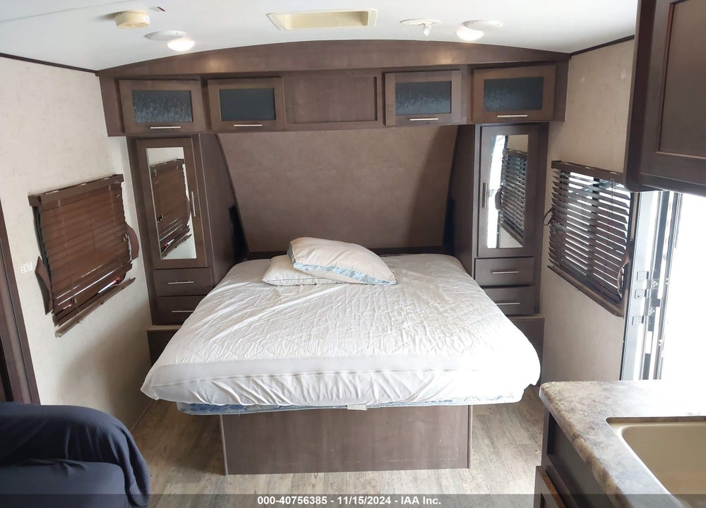 2016 FOREST RIVER OTHER VIN: 4X4TSVV28GL026556