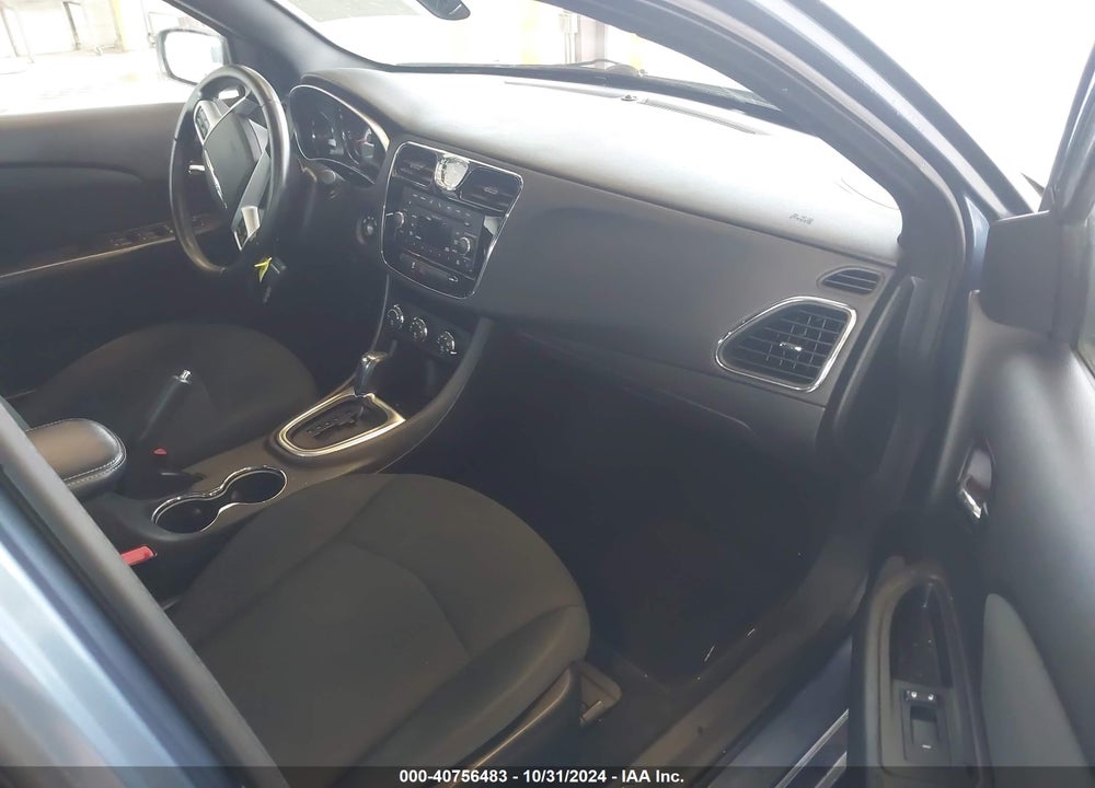 2011 CHRYSLER 200 TOURING VIN: 1C3BC1FB1BN602852