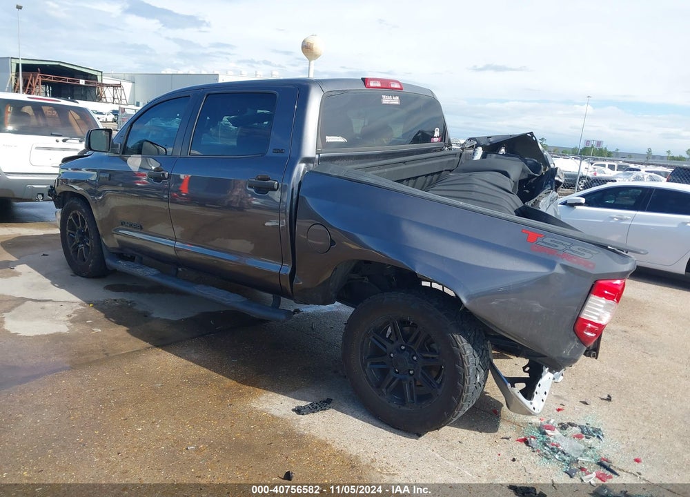 2018 TOYOTA TUNDRA SR5 5.7L V8 VIN: 5TFDW5F10JX774724