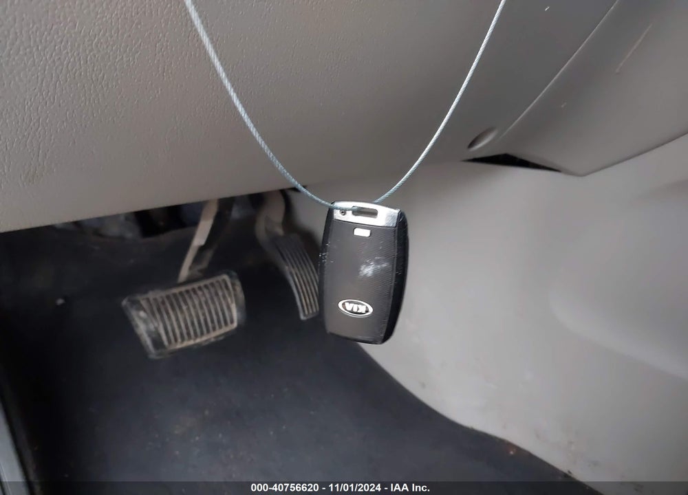 2017 KIA SEDONA SX VIN: KNDMC5C18H6323831