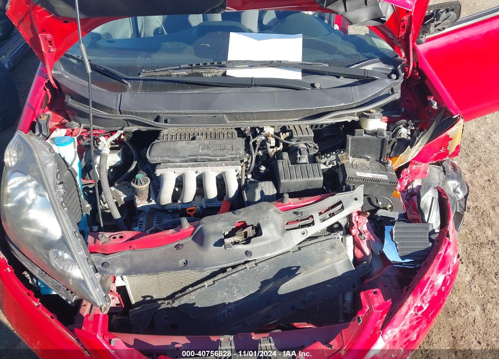 2012 HONDA FIT VIN: JHMGE8H31CC021213