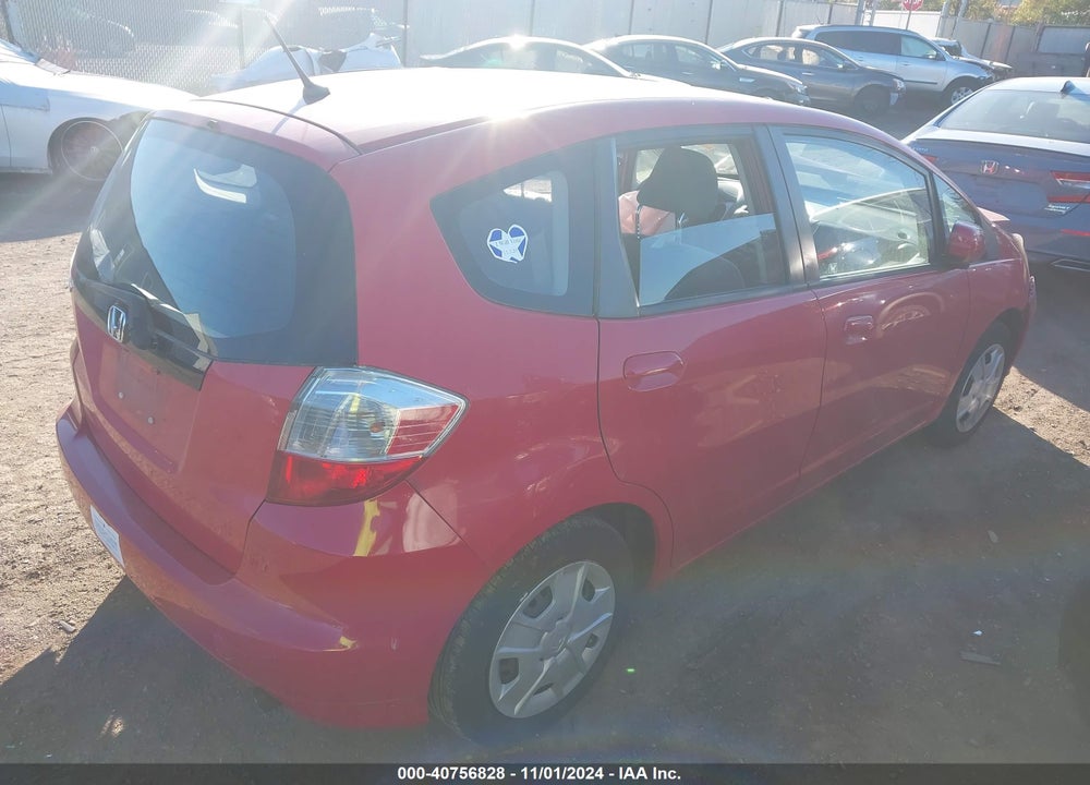 2012 HONDA FIT VIN: JHMGE8H31CC021213