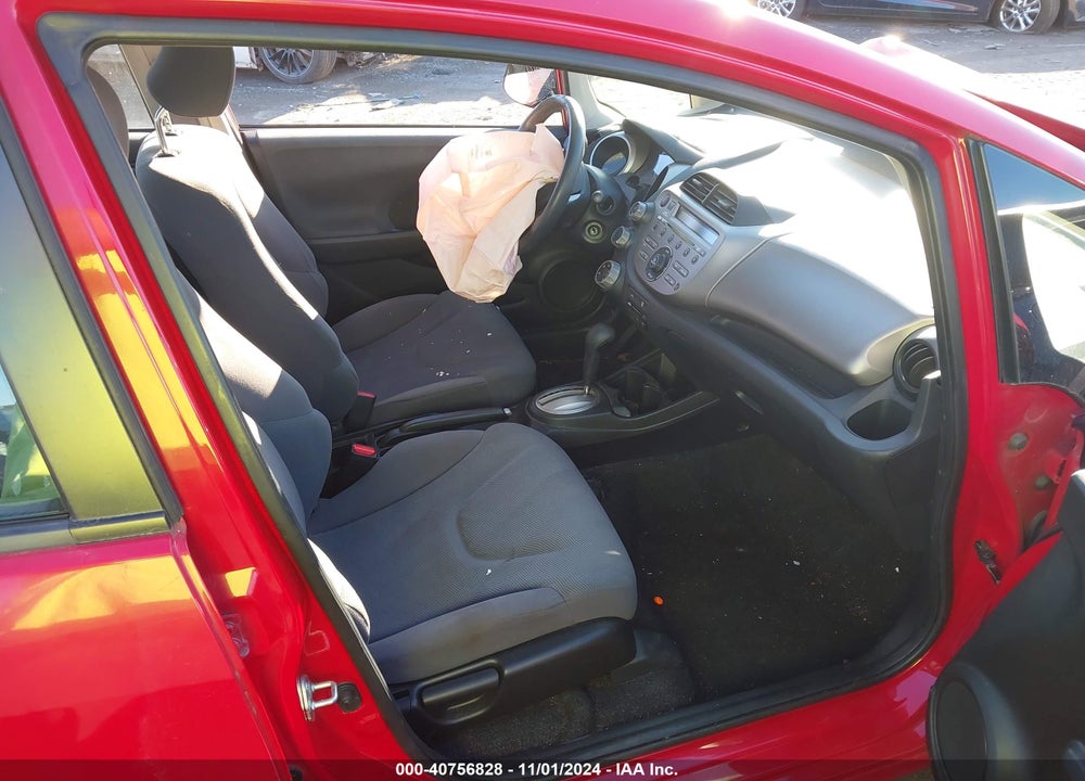 2012 HONDA FIT VIN: JHMGE8H31CC021213