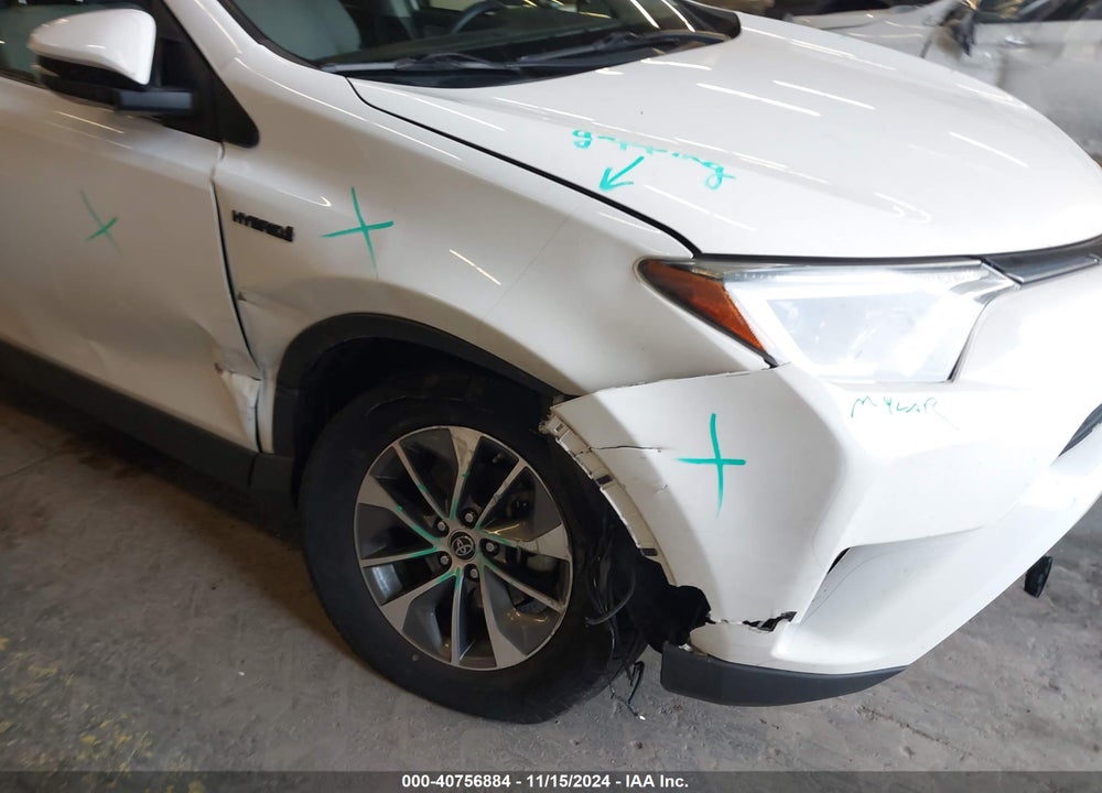 2018 TOYOTA RAV4 HYBRID LE VIN: JTMRJREV5JD239857