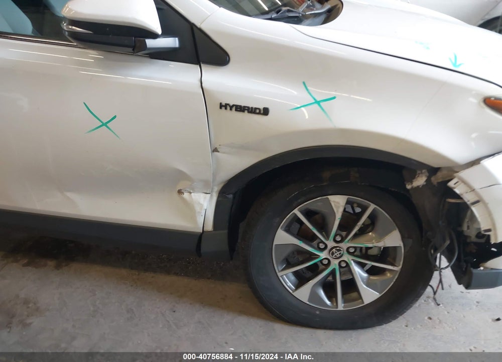 2018 TOYOTA RAV4 HYBRID LE VIN: JTMRJREV5JD239857