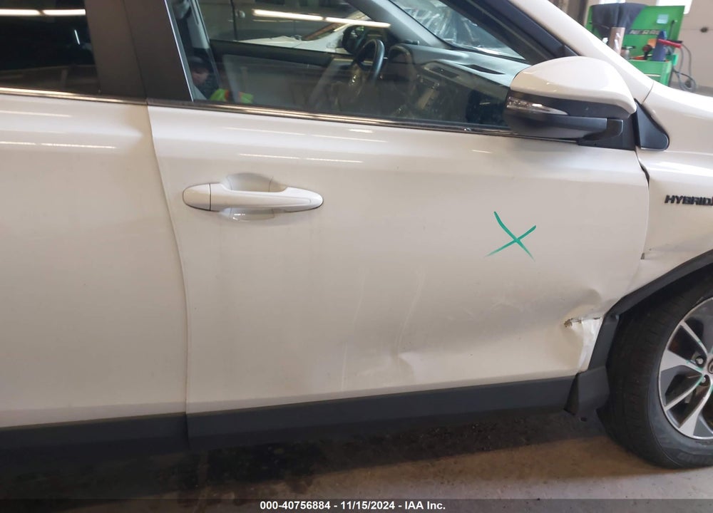 2018 TOYOTA RAV4 HYBRID LE VIN: JTMRJREV5JD239857