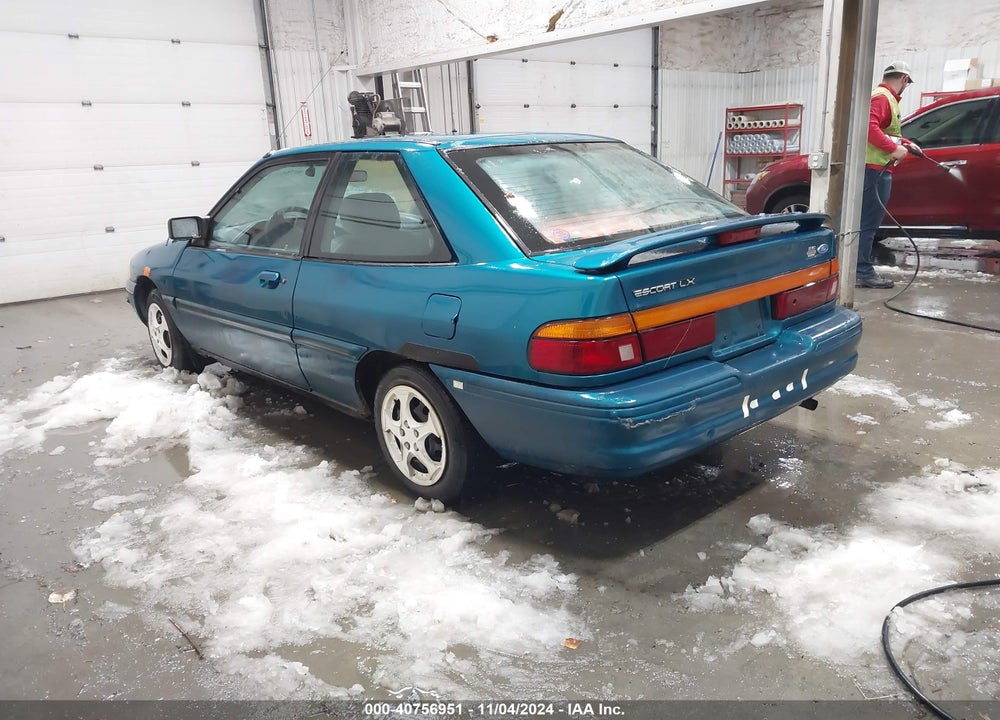 1996 FORD ESCORT LX VIN: 1FASP11J2TW133996