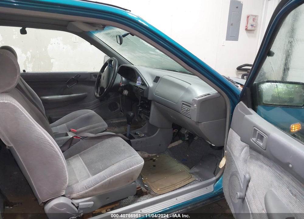 1996 FORD ESCORT LX VIN: 1FASP11J2TW133996