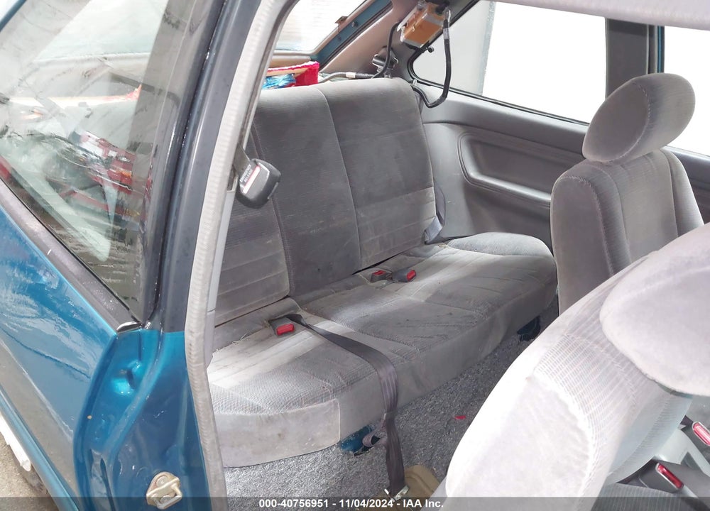 1996 FORD ESCORT LX VIN: 1FASP11J2TW133996