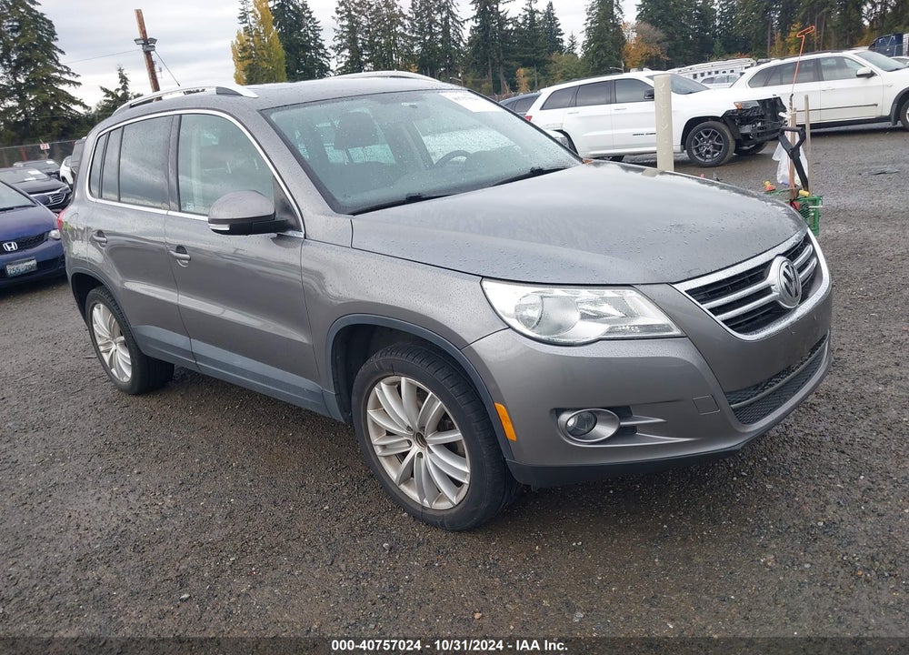 2011 VOLKSWAGEN TIGUAN SE VIN: WVGBV7AX1BW530228