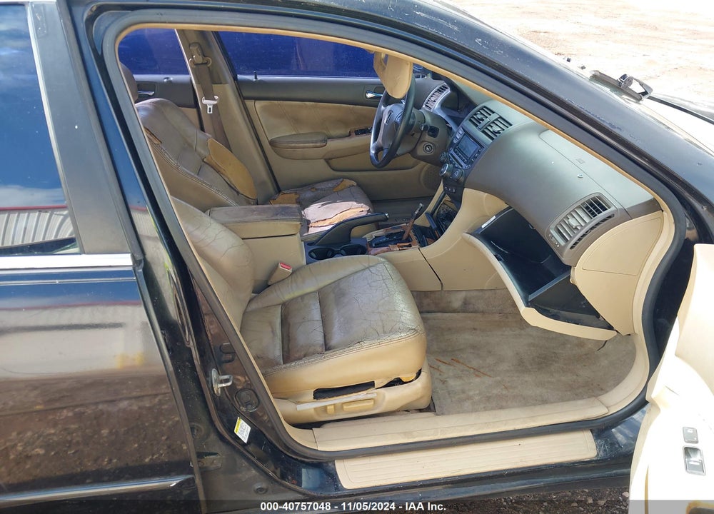 2003 HONDA ACCORD 3.0 EX VIN: 1HGCM665X3A036219