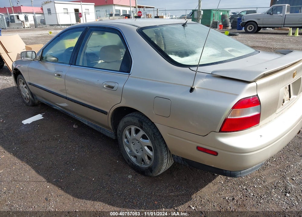 1995 HONDA ACCORD LX/EX VIN: 1HGCD5631SA069746