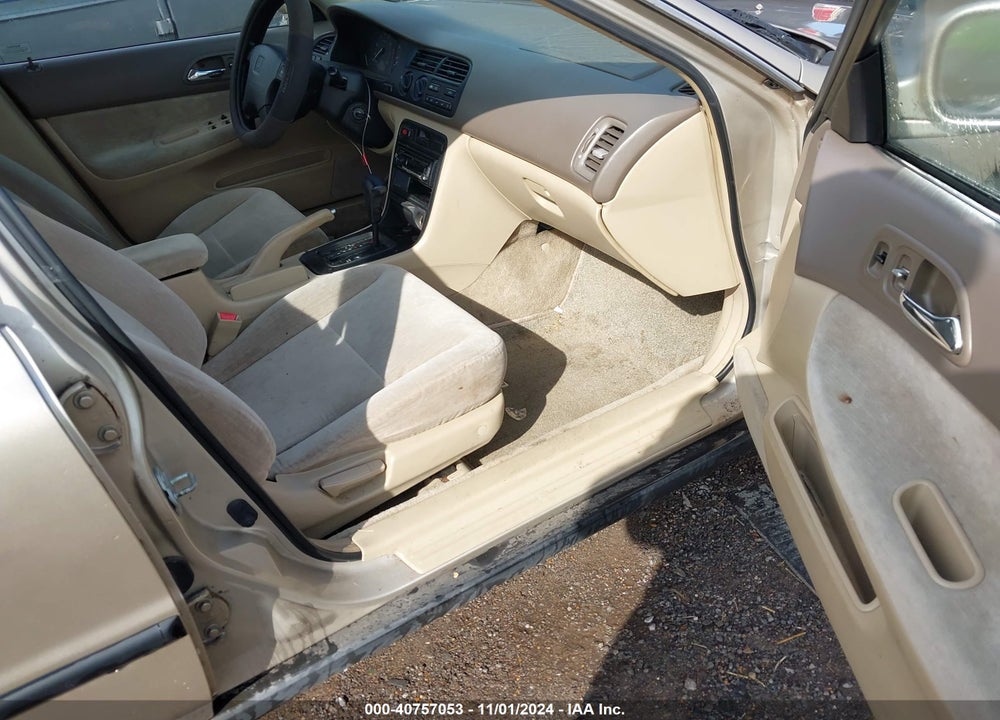 1995 HONDA ACCORD LX/EX VIN: 1HGCD5631SA069746
