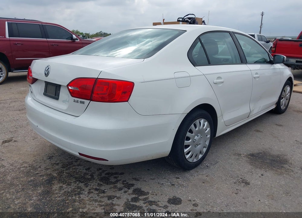 2011 VOLKSWAGEN JETTA 2.5L SE VIN: 3VWDZ7AJ5BM364824