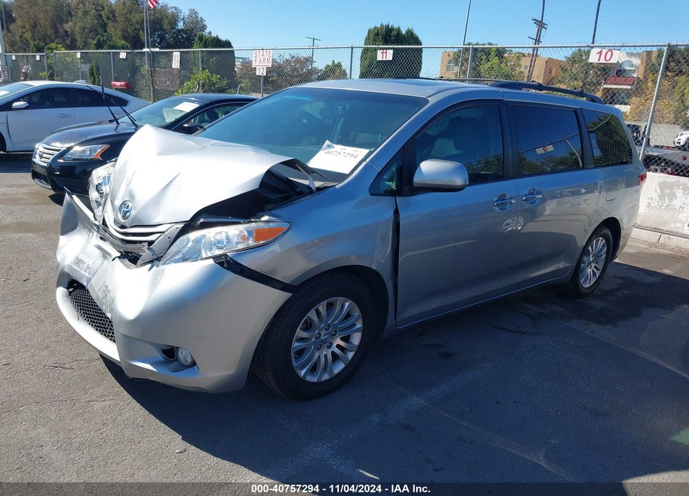 2017 TOYOTA SIENNA XLE 8 PASSENGER VIN: 5TDYZ3DC5HS878563