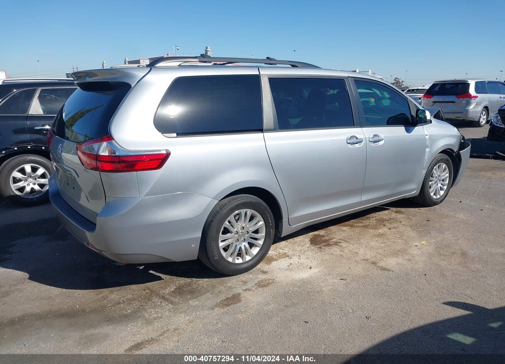 2017 TOYOTA SIENNA XLE 8 PASSENGER VIN: 5TDYZ3DC5HS878563