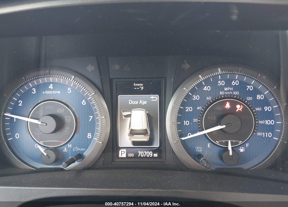2017 TOYOTA SIENNA XLE 8 PASSENGER VIN: 5TDYZ3DC5HS878563