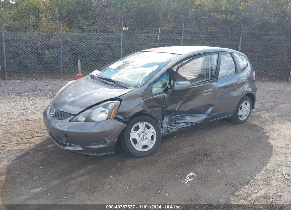 2013 HONDA FIT VIN: JHMGE8H33DC048513