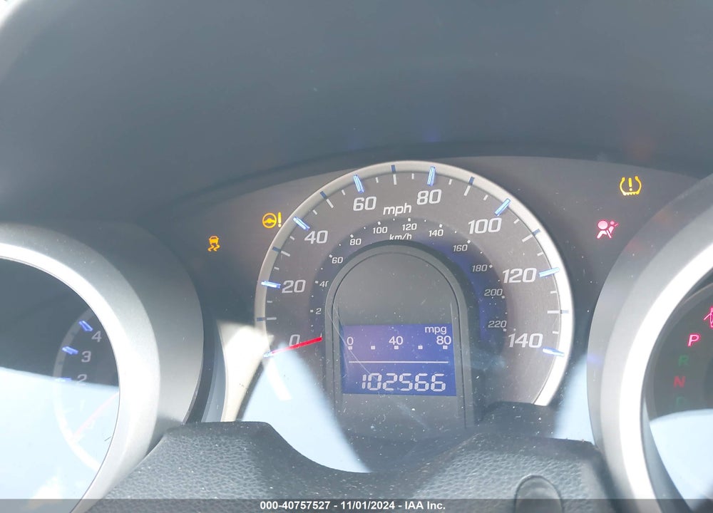 2013 HONDA FIT VIN: JHMGE8H33DC048513