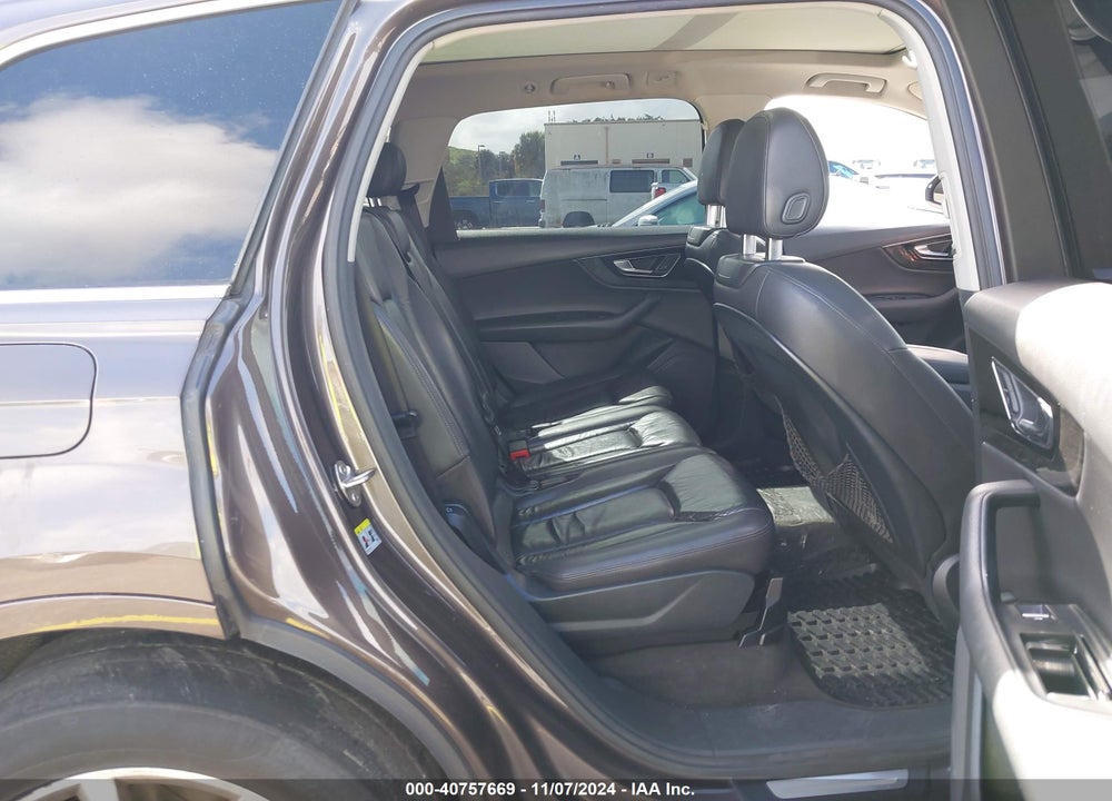 2017 AUDI Q7 3.0T PREMIUM VIN: WA1LAAF75HD011661