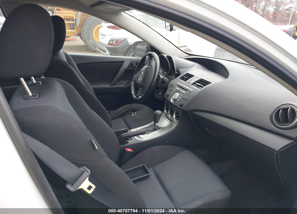 2010 MAZDA 3 I SPORT VIN: JM1BL1SG5A1199008