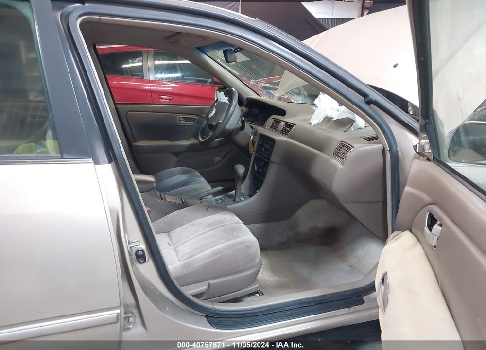 1998 TOYOTA CAMRY LE VIN: JT2BG22K3W0184818